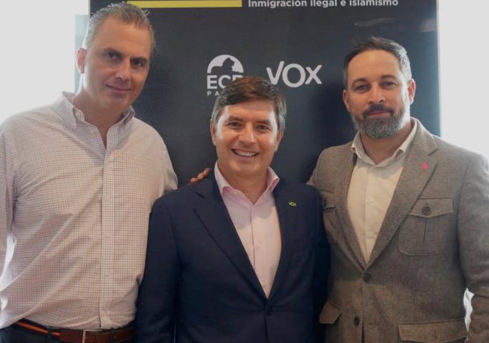 Archivo - Javier Ortega Smith, Nicasio Galván Sasia y Santiago Abascal