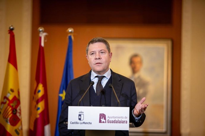El presidente de Castilla-La Mancha, Emiliano García-Page, asiste a la presentación del proyecto de remodelación de la Estación de Autobuses de Guadalajara