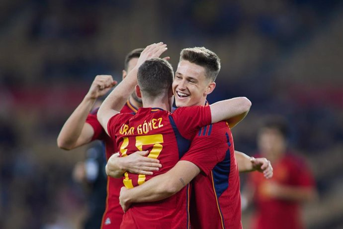 Archivo - Los jugadores de la selección española Sub-21 celebran un gol