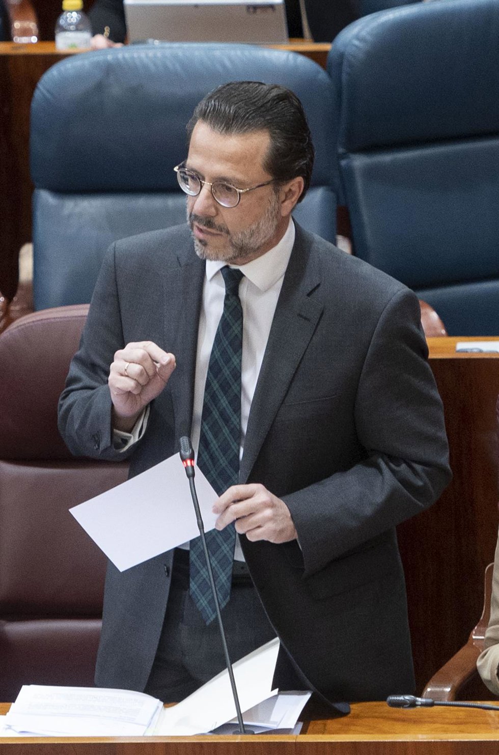 El consejero de Economía, Empleo y Hacienda de la Comunidad de Madrid, Javier Fernández-Lasquetty, interviene durante un pleno en la Asamblea de Madrid, a 2 de febrero de 2023, en Madrid (España). 