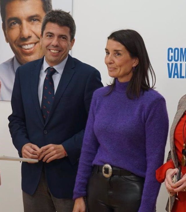 El presidente del PPCV, Carlos Mazón, y la exsíndica de Cs en Les Corts y nueva incorporación al equipo económico del PPCV, Ruth Merino.