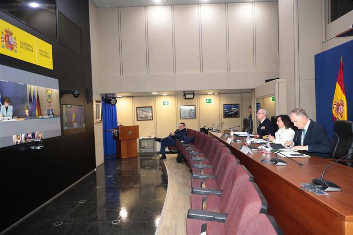 La ministra de Defensa, Margarita Robles, en la reunión por videoconferencia para coordinar el envío de material militar a Ucrania