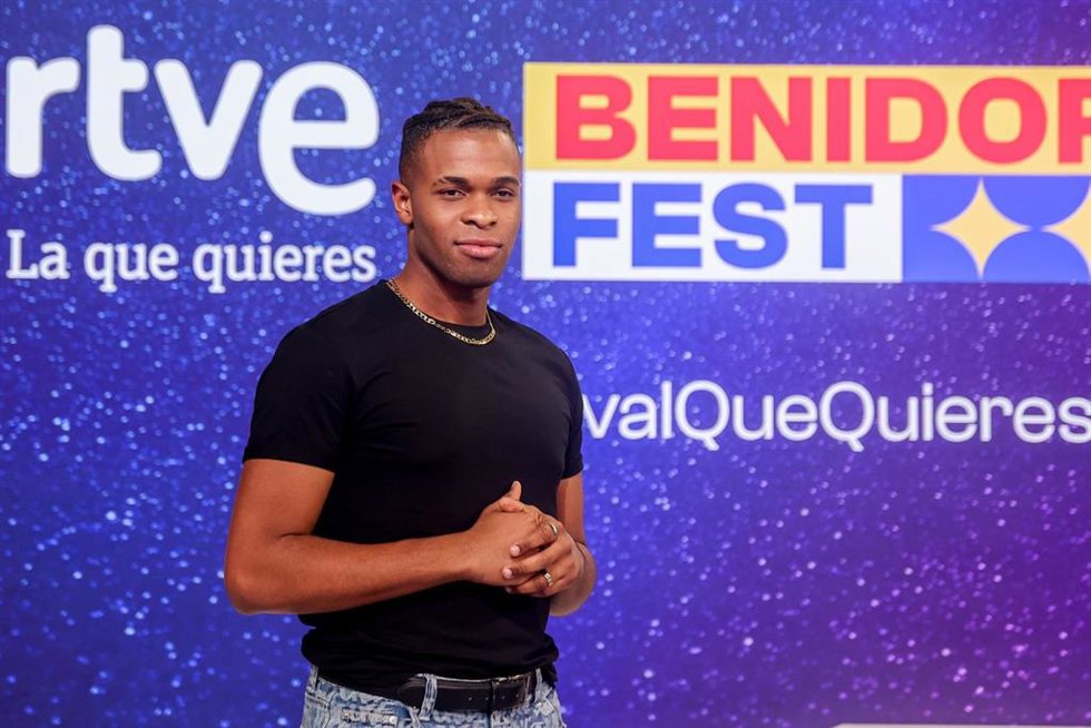Archivo - El cantante Famous en la presentación de Radio Televisión Española (RTVE) de los 18 artistas seleccionados para participar en el Benidorm Fest 2023, a 2 de noviembre de 2022, en Madrid (España). 