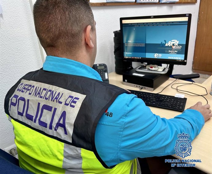 Nota De Prensa: Detenido En El Puerto Por Simular Un Estafa Realizada Por Internet