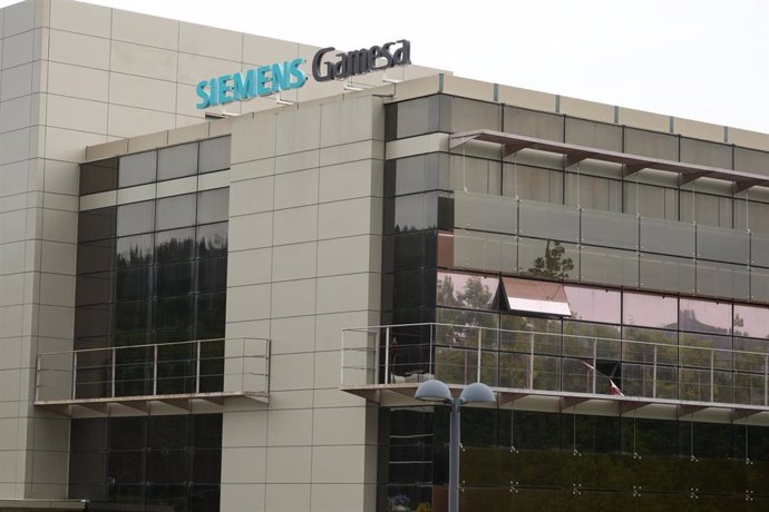 Archivo - Fachada del edificio de Siemens Gamesa