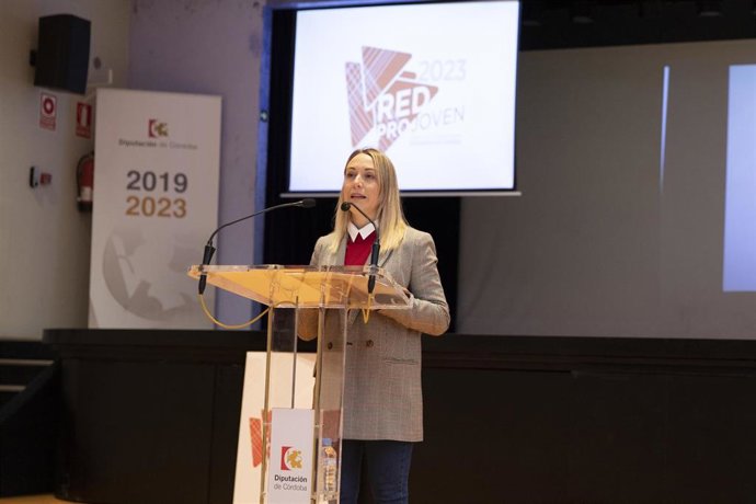 La delegada de Juventud y Deportes de la Diputación de Córdoba, Ana Blasco, en la presentación de la Red Pro Joven.