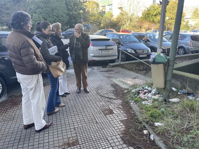 La concejala de Vox, Cristina Coto, visita el viejo HUCA.