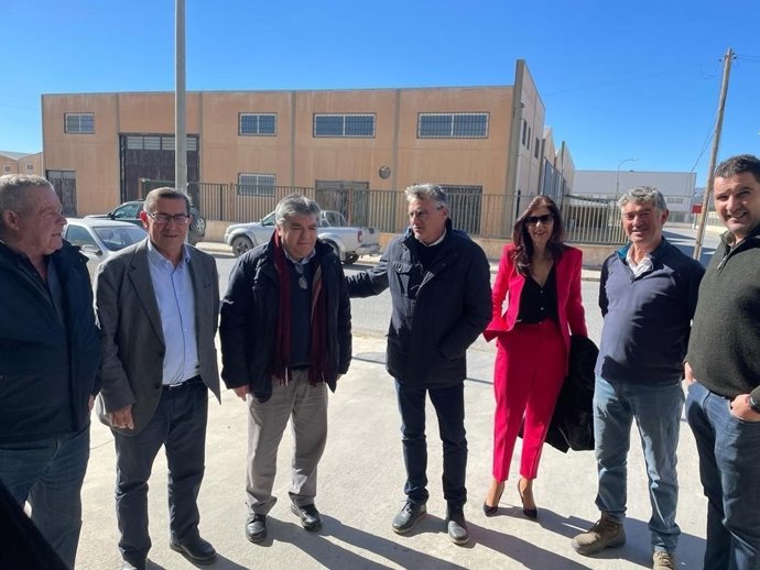 El presidente de la Diputación de Granada, José Entrena, en una visita a Huéscar (Granada).