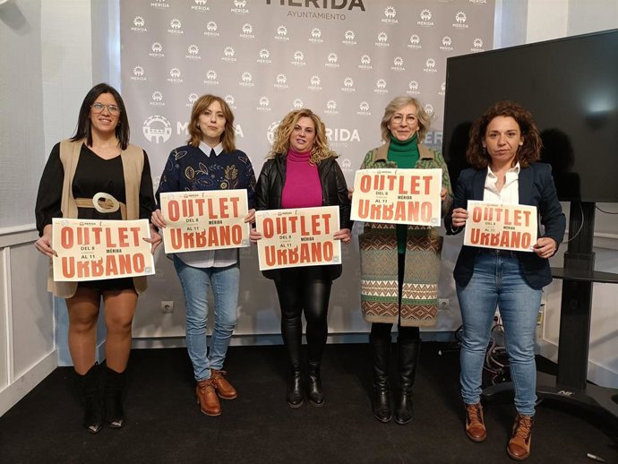 Presentación del Outlet Urbano, que se celebrará del 8 al 11 de febrero, este jueves en el Ayuntamiento de Mérida