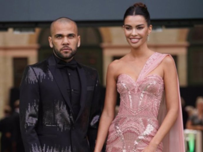 Dani Alves y Joana Sanz