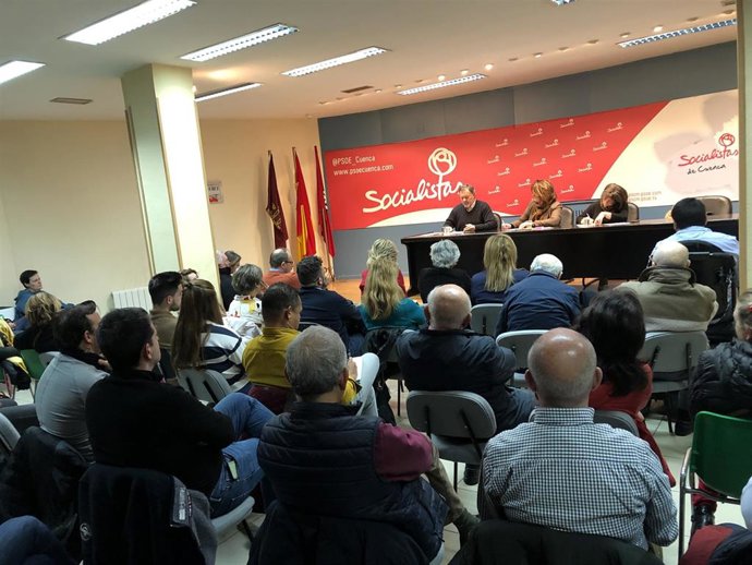 El alcalde y candidato a la reelección se dirigió por primera vez a la asamblea socialista tras ser ratificado por unanimidad.
