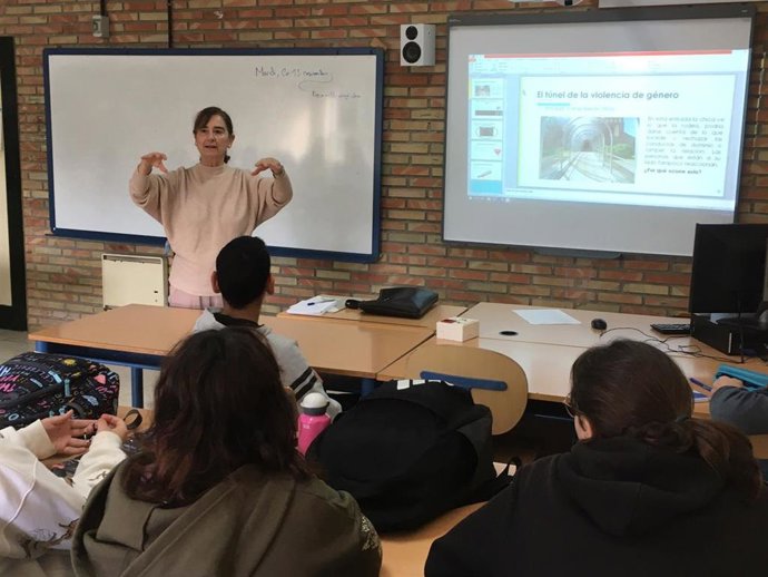 Taller destinado a la Prevención de la Violencia de Género organizado por el Ayuntamiento de Huelva.