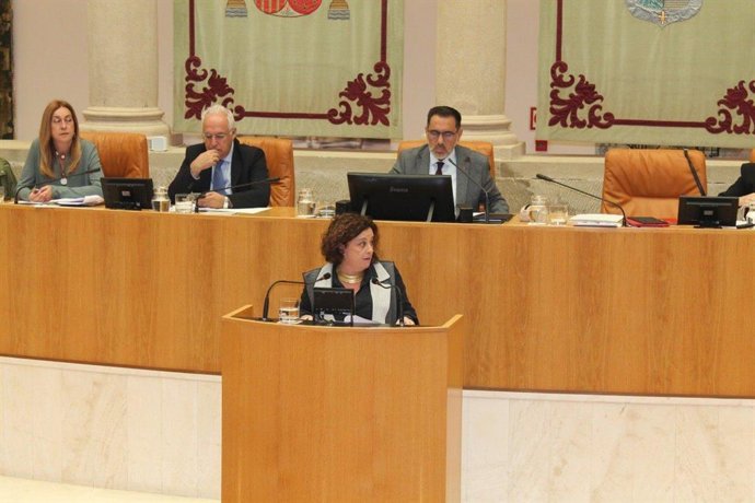 Archivo - La diputada de IU, Henar Moreno