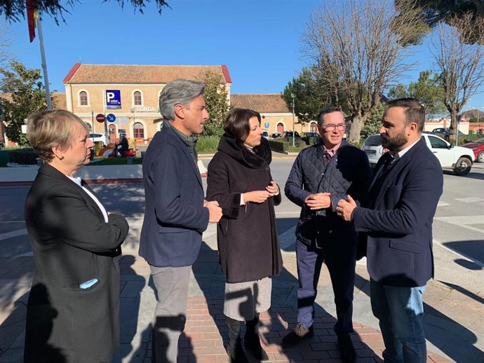 El portavoz de Transportes, Movilidad y Agenda Urbana del PP en el Congreso, Andrés Lorite, visita Ronda (Málaga).