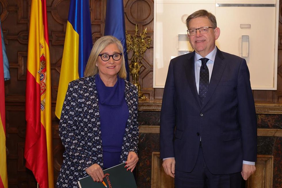 La síndica de Cs, Mamen Peris, y el 'president' Ximo Puig en su primera reunión en el Palau de la Generalitat