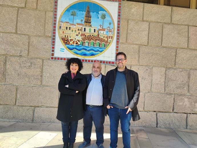 José Ignacio García (dcha.), junto a Sandro Mora (centro).