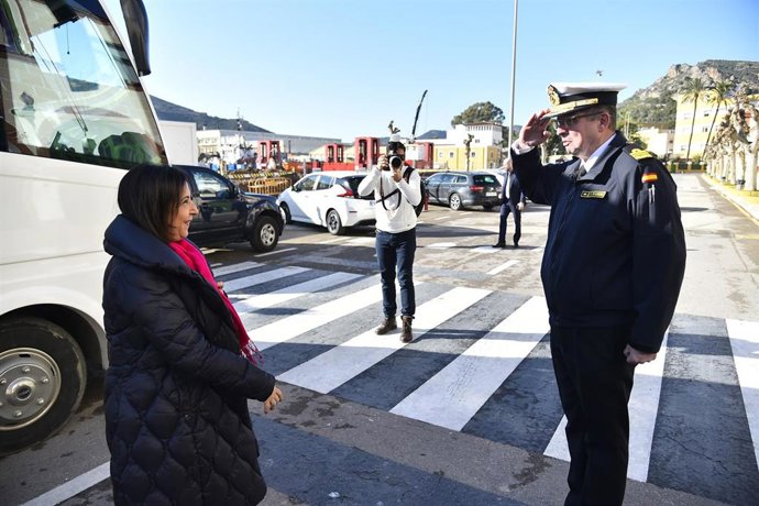 La ministra de Defensa, Margarita Robles, a su llegada a Navantia, a 30 de enero de 2023, en Cartagena, Murcia (España). 