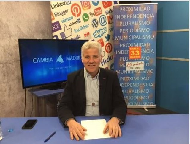 El alcalde de Torrelodones, Alfredo García-Plata, en una entrevista en Canal 33