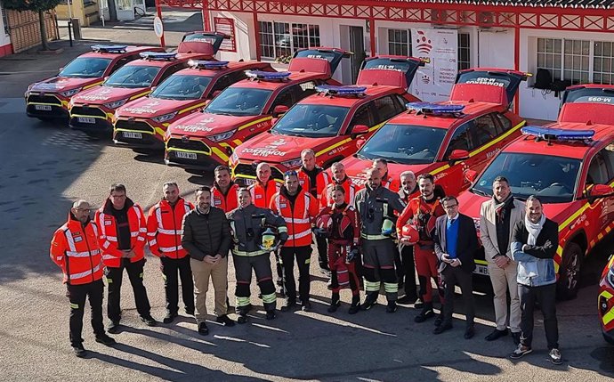 El presidente de la Diputación Provincial de Badajoz, Miguel Ángel Gallardo visita a la lavandería y presentación de los vehículos de mando y jefatura (UMJ) del CPEI.