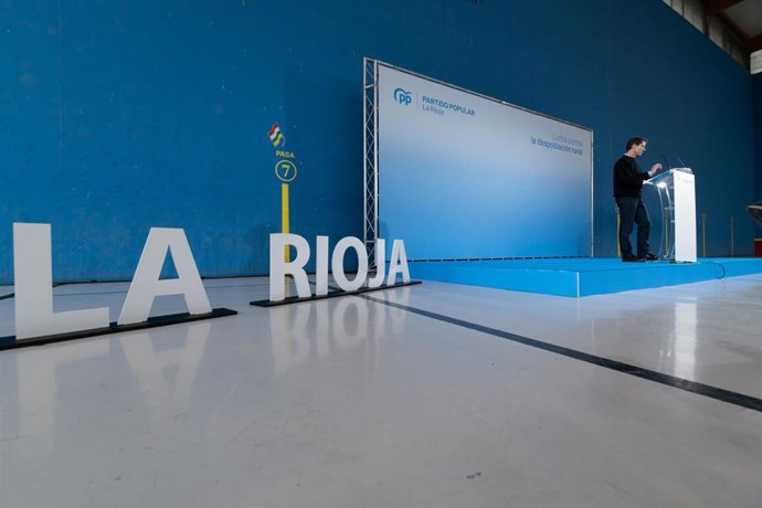 Archivo - El candidato del PP a la presidencia del Gobierno de La Rioja, Gonzalo Capellán, interviene durante la clausura de la Convención del PP Lucha contra la despoblación rural