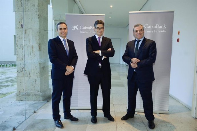 Caixabank reúne en Valladolid a un centenar de clientes para analizar la situación económica