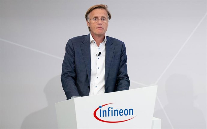 Archivo - Jochen Hanebeck, consejero delegado de Infineon, en la reunión anual de la compañía en noviembre de 2022.