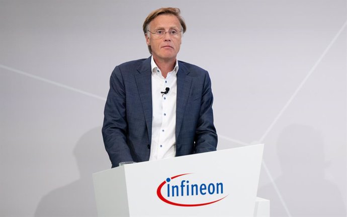 Archivo - FILED - 15 November 2022, Bavaria, Neubiberg: Jochen Hanebeck, Infineon CEO, speaks during the annual press conference at the semiconductor manufacturer's headquarters. Photo: Sven Hoppe/dpa