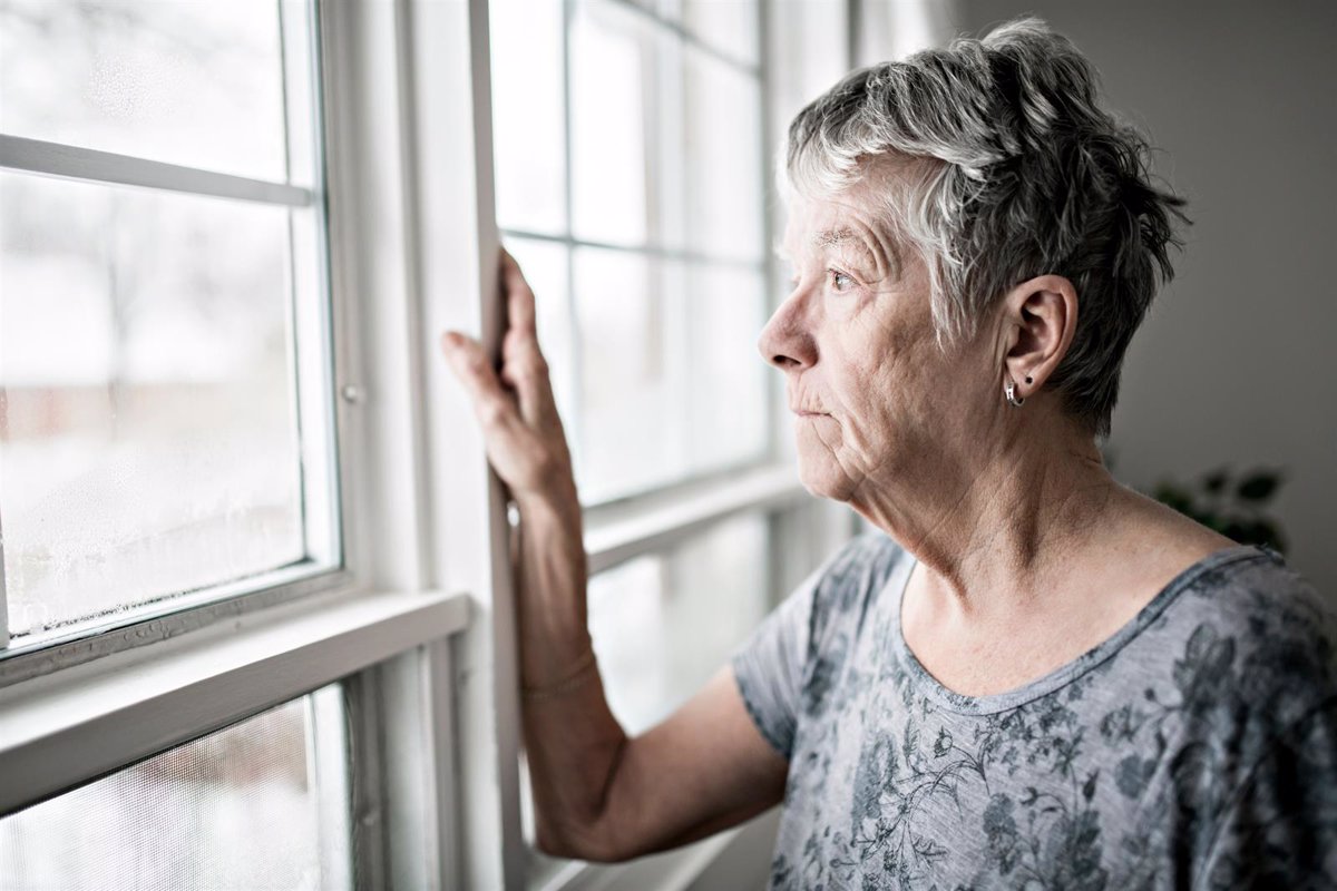 El aislamiento social, ¿un factores de riesgo de la demencia?