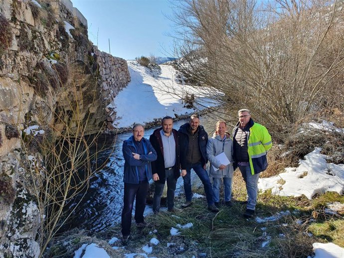 Imagen de la carretera LE-3306, rehabilitada tras una inversión de casi 57.000 euros