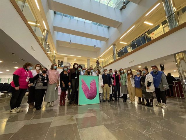Asociaciones vinculadas al cáncer celebran el día mundial en el Hospital Clínico de Málaga