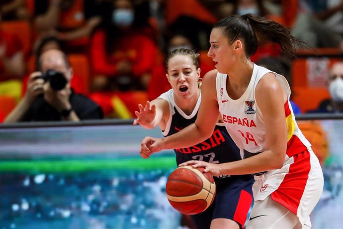 Archivo - Raquel Carrera durante un partido de la selección española de baloncesto