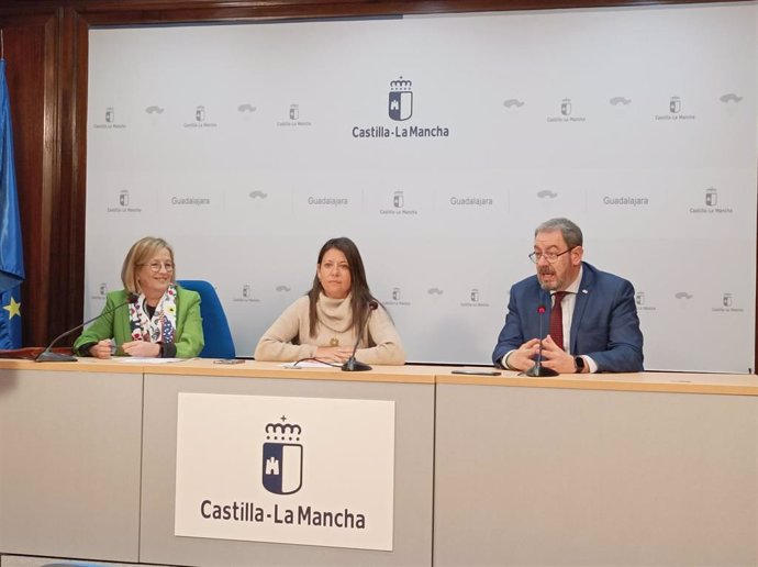 La consejera de Bienestar Social, Bárbara García Torijano, en rueda de prensa el Guadalajara.