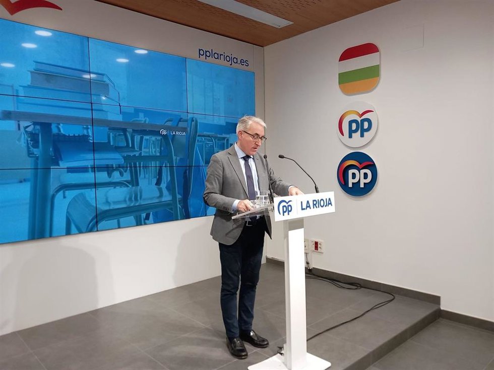 El portavoz del PP en el Parlamento de La Rioja, Jesús Ángel Garrido,
