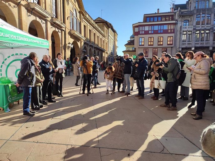 Acto conmemorativo del Día Mundial Contra el Cáncer en Oviedo.