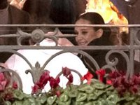 Victoria Federica, ¿ilusionada? La hija de la Infanta Elena, en actitud cariñosa con un chico en la noche madrileña