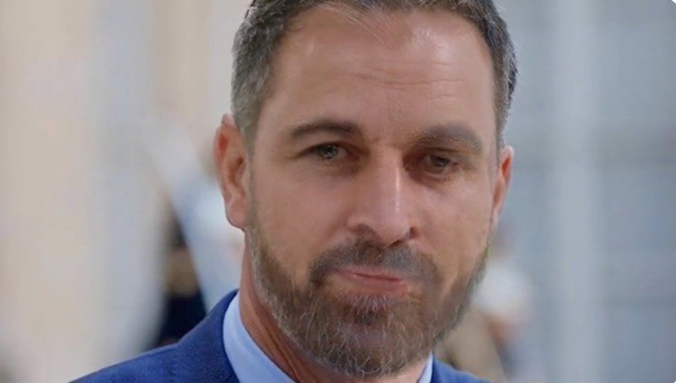 Vídeo en el que aparece una imagen de la cara de Sánchez que se termina convirtiendo en la de Abascal.