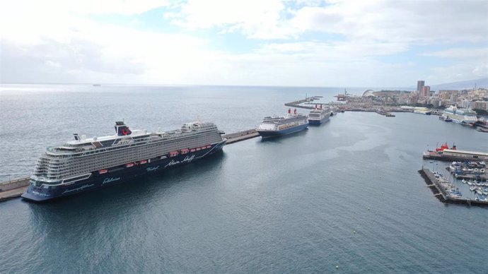 Archivo - Cruceros en el puerto de Santa Cruz de Tenerife