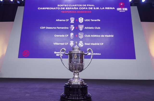 Imatge del sorteig de quarts de final i del trofeu de la Copa de la Reina 2022-2023