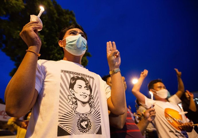 Archivo - Concentración en Tailandia por el aniversario de las revueltas populares en Birmania de 1988