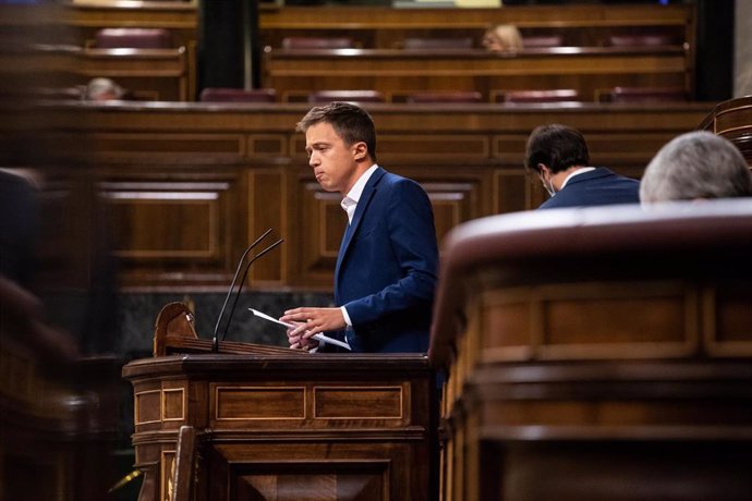 Archivo - El líder de Más País, Íñigo Errejón, interviene en una sesión plenaria en el Congreso de los Diputados.