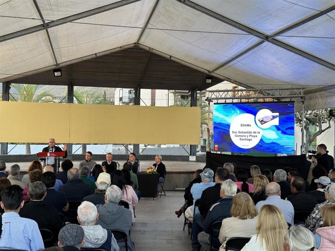 Acto de presentación las obras de instalación de la desaladora de la comarca de Playa de Santiago
