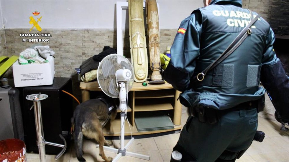Agentes de la Benemérita han detenido a dos personas como presuntas responsables de los hechos.