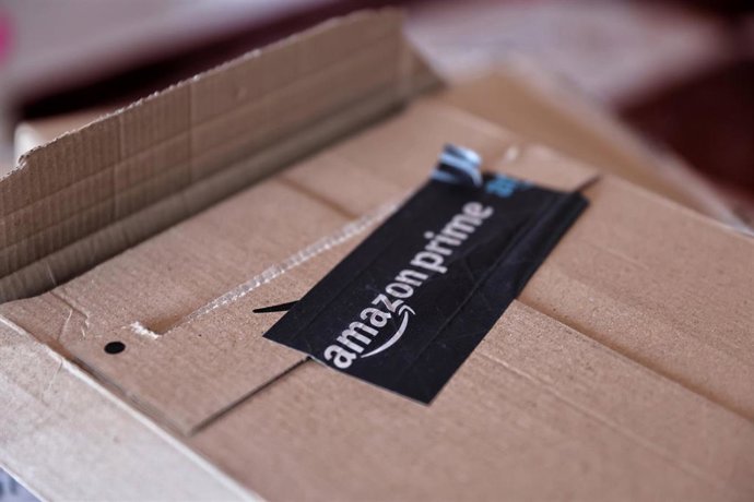 Archivo - Un paquete de Amazon.