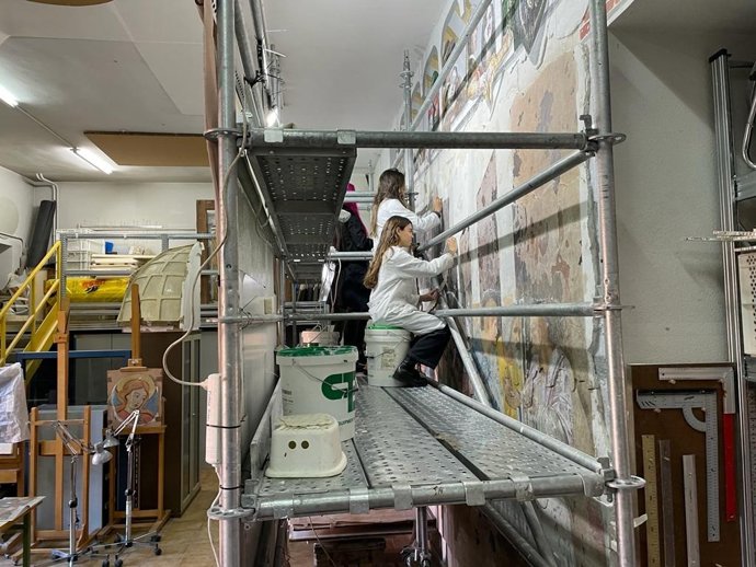 Alumnos de Enseñanzas Artísticas Superiores en la Escuela Superior de Conservación y Restauración de Bienes Culturales