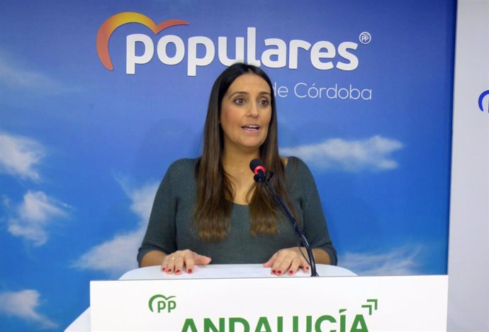 Archivo - La diputada del PP-A Beatriz Jurado, este sábado en rueda de prensa en Córdoba.