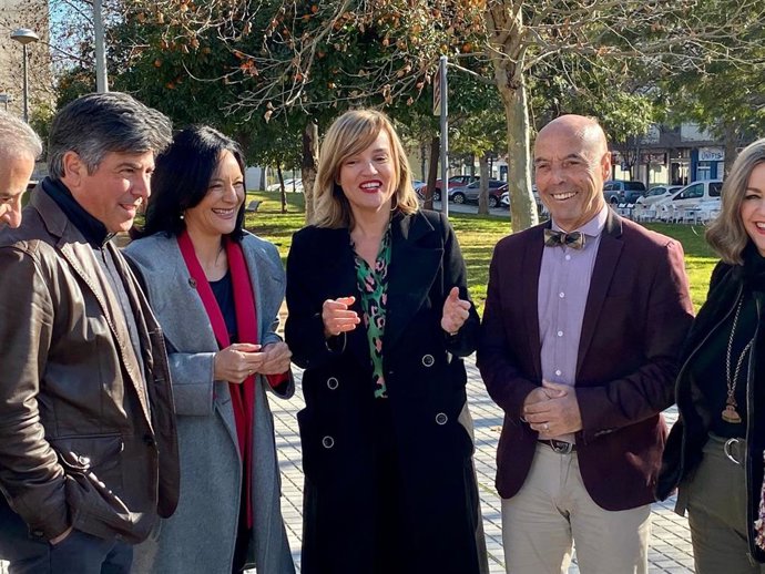 La portavoz federal del PSOE, Pilar Alegría, en un encuentro con candidatos socialistas de municipios de más de 20.000 habitantes en Córdoba