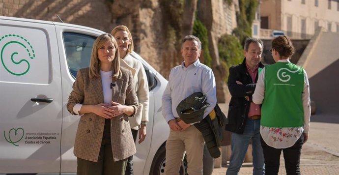 La portavoz nacional de CS y coordinadora autonómica en Baleares, Patricia Guasp, junto a otros miembros del partido en los actos celebrados con motivo del Día Mundial contra el Cáncer organizados por la Asociación contra el Cáncer de Baleares