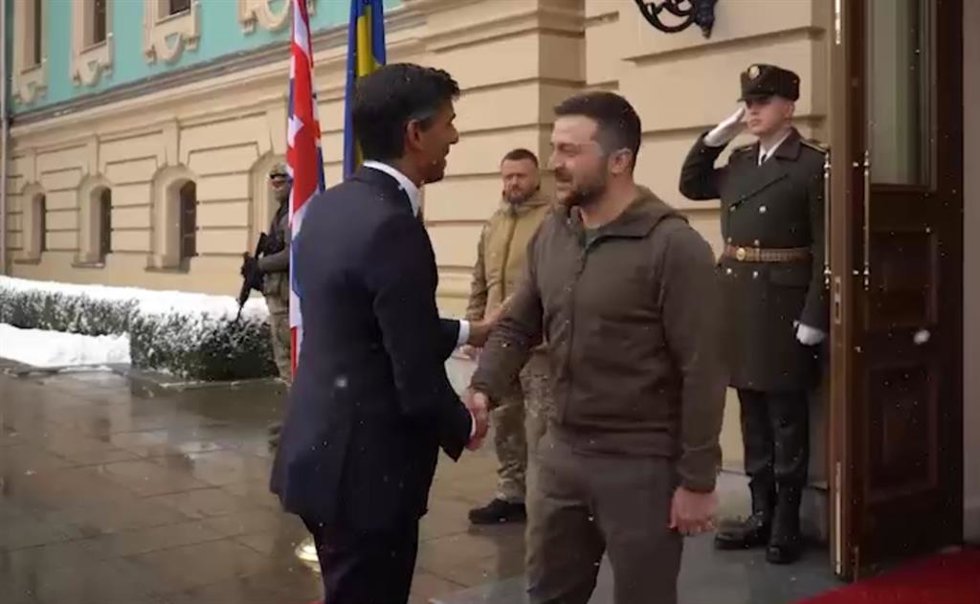 Archivo - El primer ministro británico, Rishi Sunak, y el presidente de Ucrania, Volodimir Zelenski