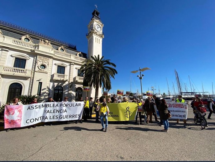 Manifestación para exigir al Gobierno que "no autorice el paso del barco Bahri Abha ni la carga de armas en Sagunt"