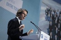 Aznar dice que el PSOE se ha convertido en un "decorado de cartón piedra" y pide a sus votantes apoyar a Feijóo